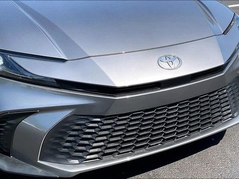 Used 2025 Toyota Camry SE FWD image 30