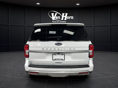 Used 2024 Ford Expedition XLT AWD/4WD image 5