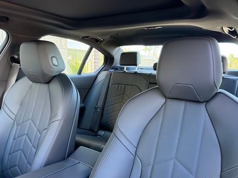 New 2026 BMW i5 eDrive40 image 16