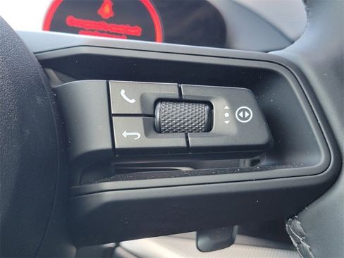 Used 2025 Porsche Cayenne image 25