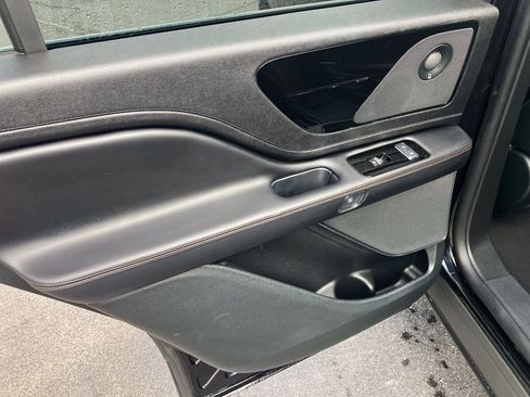 Used 2024 Lincoln Aviator Reserve AWD/4WD image 15