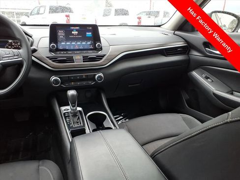 Used 2024 Nissan Altima 2.5 SV image 14