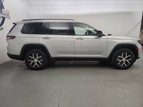 New 2025 Jeep Grand Cherokee L Limited w/ Luxury Tech Group II image 9