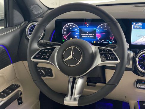 New 2025 Mercedes-Benz GLB 250 4MATIC image 15