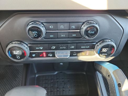 Used 2024 Ford Bronco Wildtrak image 18