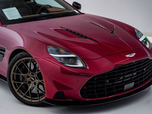 Used 2025 Aston Martin Vanquish RWD image 4