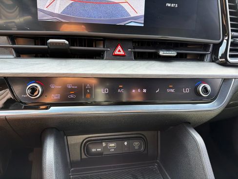 Used 2023 Kia Sportage X-Line w/ X-Line Premium Package AWD/4WD image 12