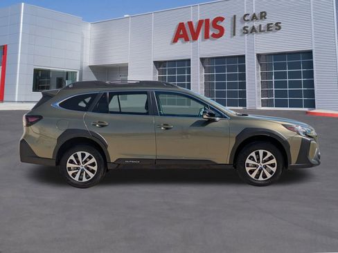 Used 2025 Subaru Outback Premium image 5