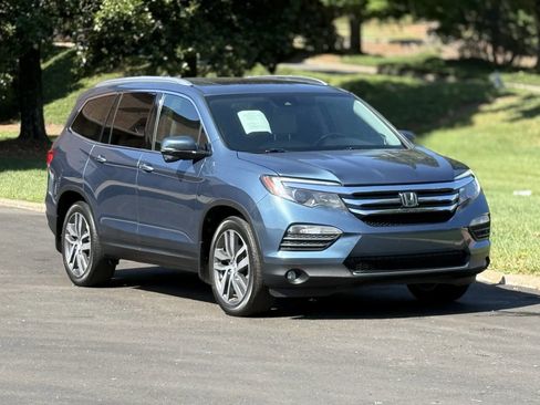 Used 2016 Honda Pilot Touring image 3