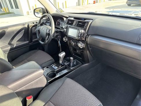 Used 2018 Toyota 4Runner TRD Off-Road image 12