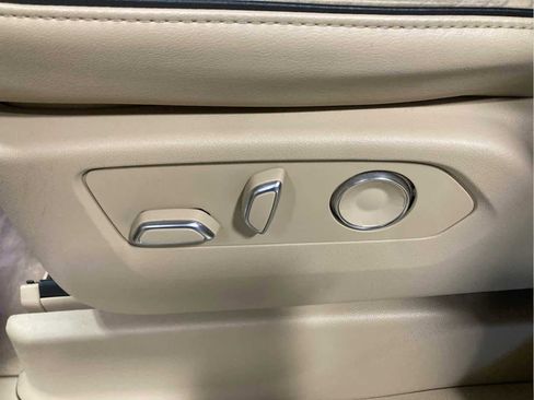 Certified 2024 Cadillac Escalade ESV Premium Luxury image 12