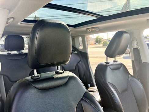 Used 2019 Jeep Compass Latitude w/ Popular Equipment Group AWD/4WD image 37