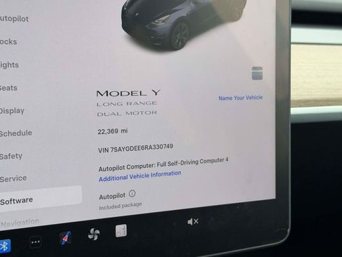 Used 2024 Tesla Model Y Long Range AWD/4WD image 10