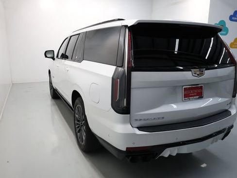 Used 2024 Cadillac Escalade ESV V w/ Heavy-Duty Trailer Package AWD/4WD image 71
