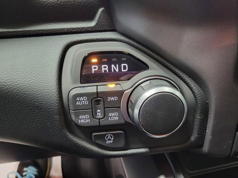 New 2026 RAM 1500 4x4 Crew Cab image 14