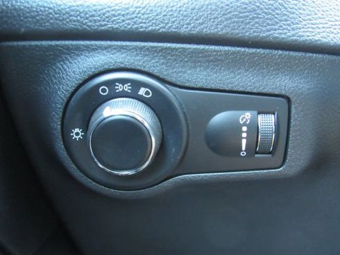 Used 2018 Jeep Compass Sport image 30