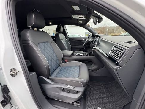 New 2026 Volkswagen Atlas Cross Sport SEL Premium R-Line image 26