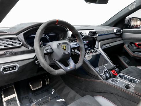 Used 2023 Lamborghini Urus Performante image 2