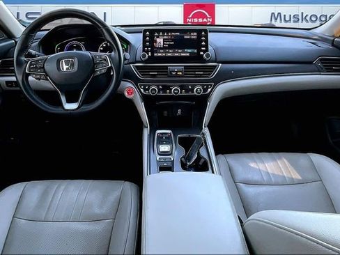 Used 2019 Honda Accord Touring image 7