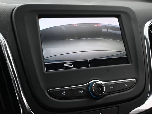 Used 2024 Chevrolet Equinox LT FWD image 18