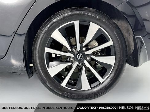 Certified 2025 Nissan Sentra SV w/ SV Premium Package FWD image 31