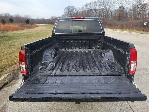 Used 2019 Nissan Frontier SV image 9