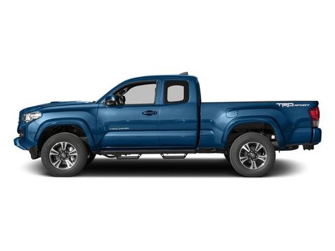 Used 2017 Toyota Tacoma TRD Sport w/ Tow Package AWD/4WD image 3