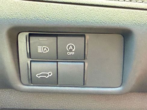 Used 2025 Toyota Highlander XSE AWD/4WD image 37