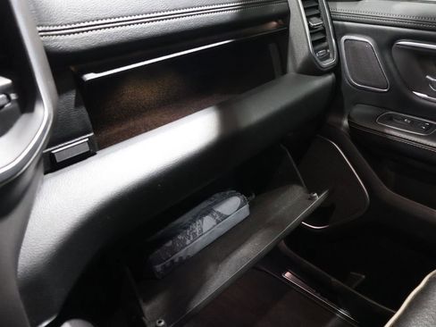 Used 2020 RAM 1500 Laramie image 41