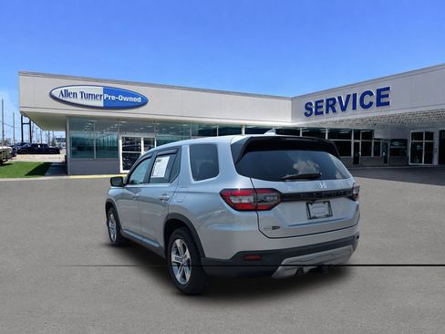 Used 2025 Honda Pilot EX-L image 6