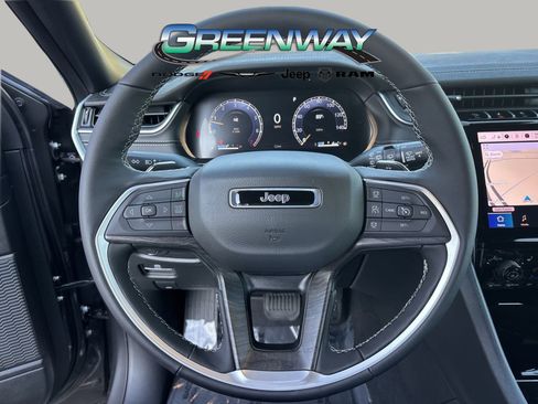 New 2025 Jeep Grand Cherokee Limited RWD image 29