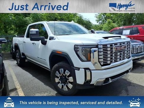 Certified 2025 GMC Sierra 2500 Denali w/ Denali Reserve Package AWD/4WD image 2