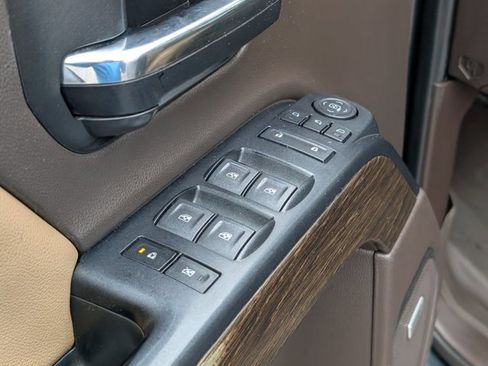 Used 2017 GMC Sierra 2500 Denali w/ Duramax Plus Package image 15