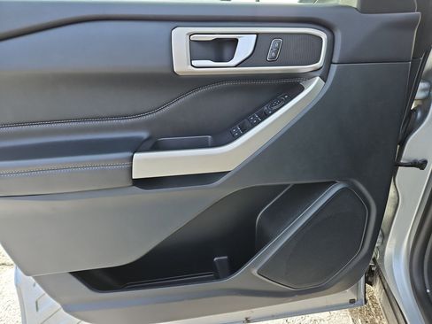 Used 2023 Ford Explorer XLT w/ Equipment Group 202A image 16