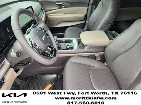 New 2026 Kia Carnival EX FWD image 9