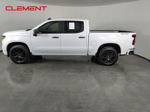 Used 2023 Chevrolet Silverado 1500 Custom AWD/4WD image 8
