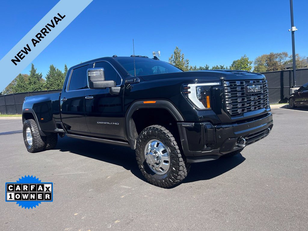 Used 2026 GMC Sierra 3500 Denali Ultimate AWD/4WD image 1
