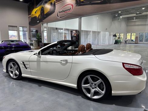 Used 2013 Mercedes-Benz SL 550 w/ Premium Pkg image 45