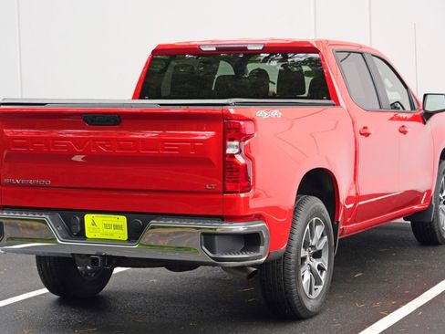 Used 2023 Chevrolet Silverado 1500 LT AWD/4WD image 45