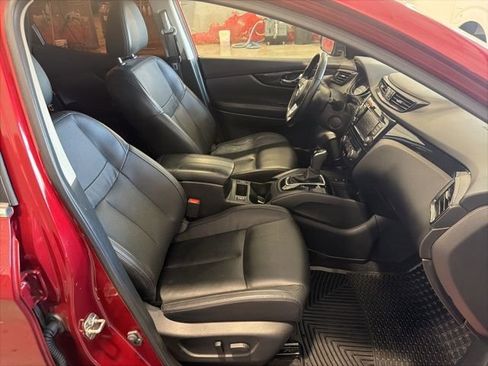 Certified 2022 Nissan Rogue Sport SL w/ Premium Package AWD/4WD image 15