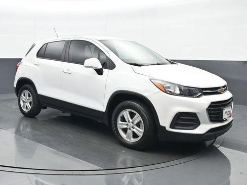Used 2021 Chevrolet Trax LS w/ LPO, Cargo Package image 9
