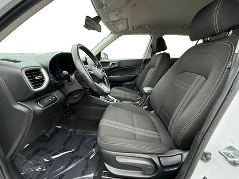 Used 2021 Hyundai Venue SEL image 9