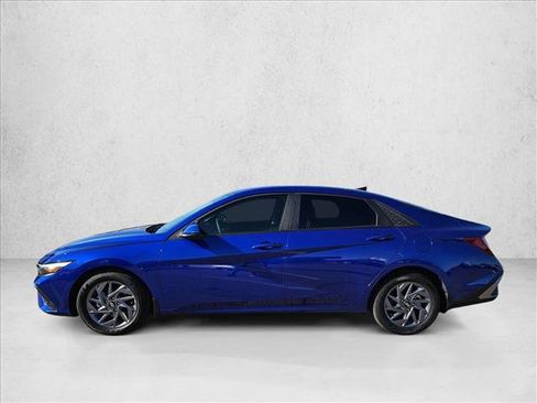 Used 2024 Hyundai Elantra SEL image 9