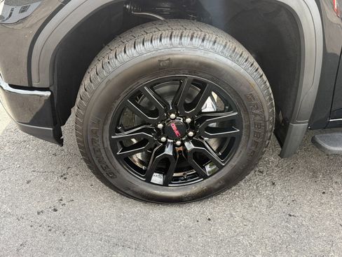 New 2026 GMC Sierra 1500 Elevation image 9