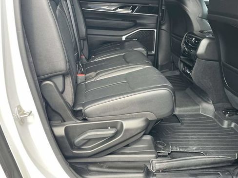 Used 2024 Jeep Wagoneer L 4WD image 24