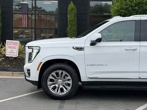 Used 2025 GMC Yukon XL Denali RWD image 10
