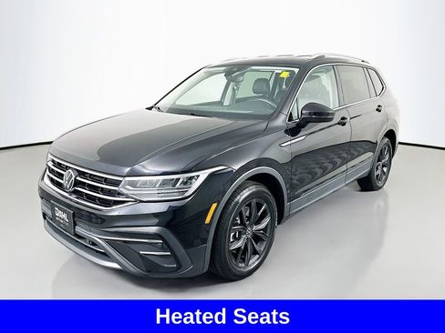 Used 2024 Volkswagen Tiguan SE image 3