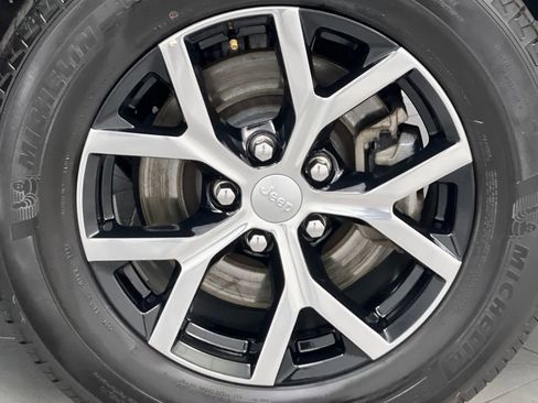 Used 2024 Jeep Grand Cherokee L Limited w/ Luxury Tech Group II image 79