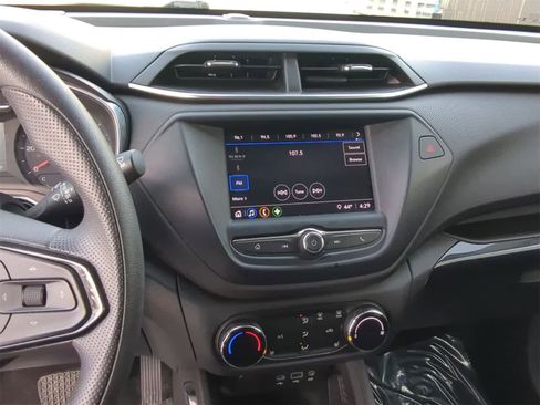 Used 2021 Chevrolet TrailBlazer LT w/ Driver Confidence Package image 34