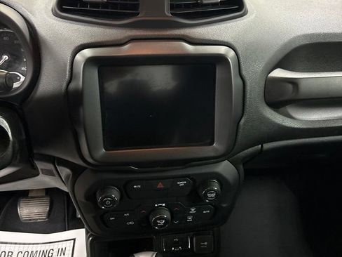 Used 2020 Jeep Renegade Altitude FWD image 13